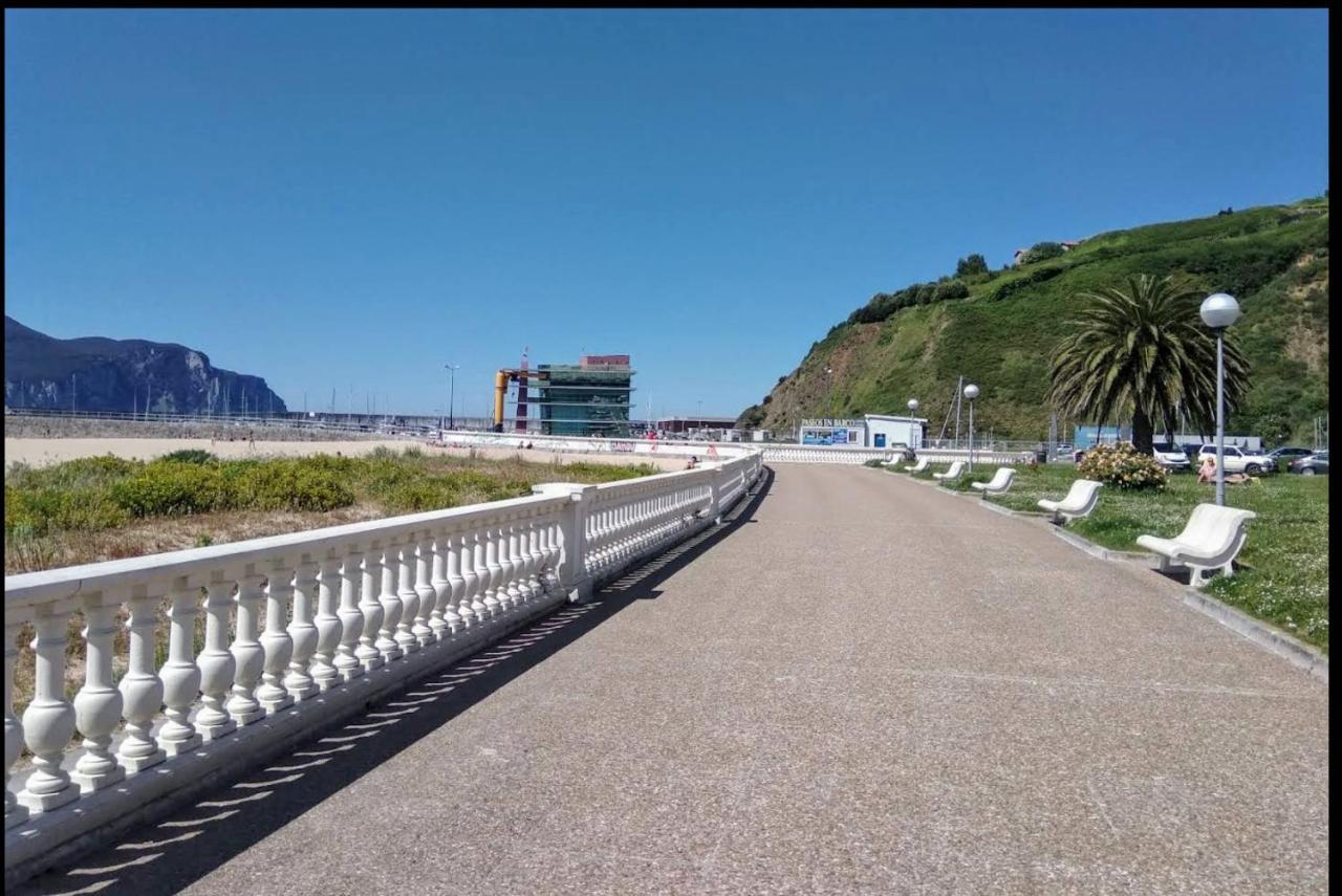 Laredo Ocean Port Exterior foto